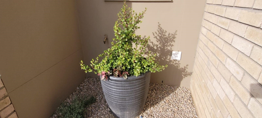 3 Bedroom Property for Sale in Mooikloof Country Estate Western Cape